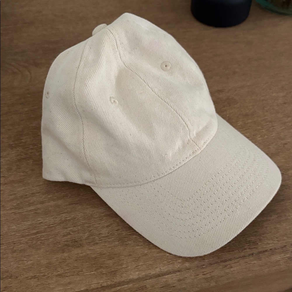 Levi’s Cream Baseball Cap